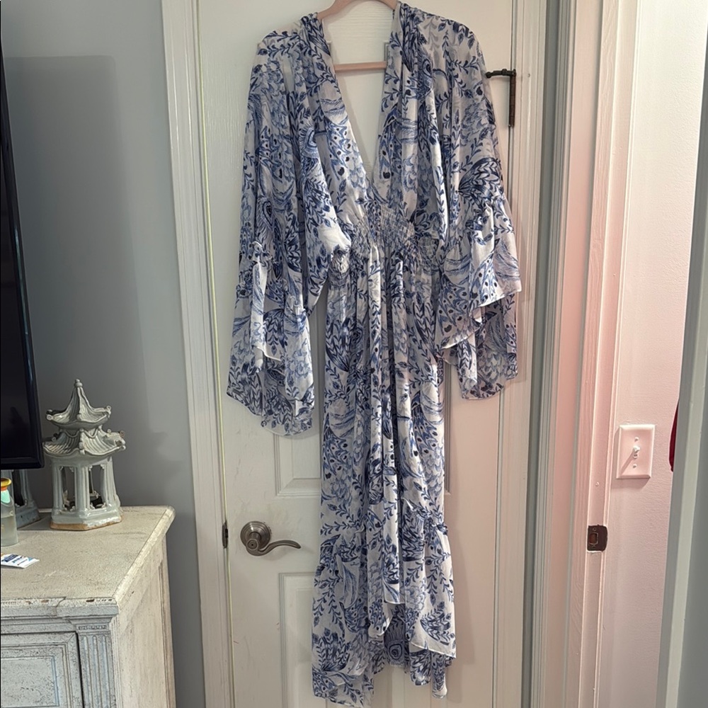 Blue and White Floral Kimono Robe